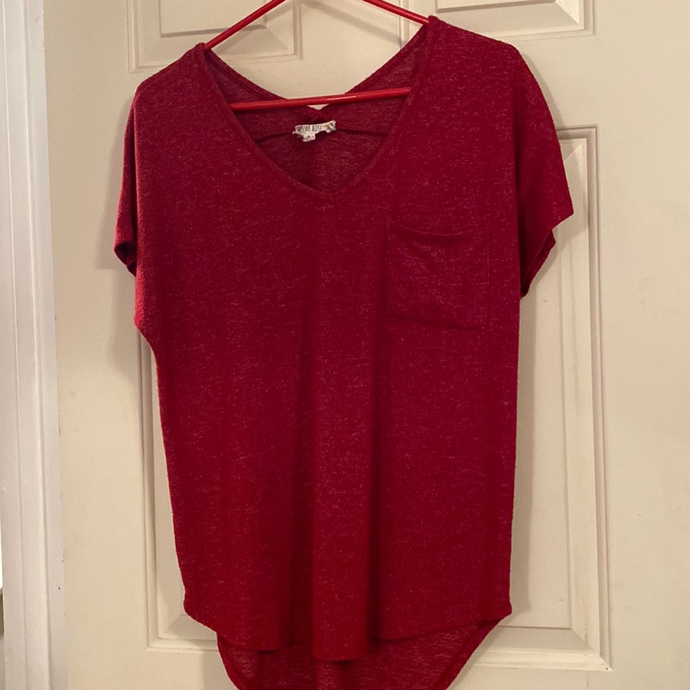 V-neck top w/ pocket